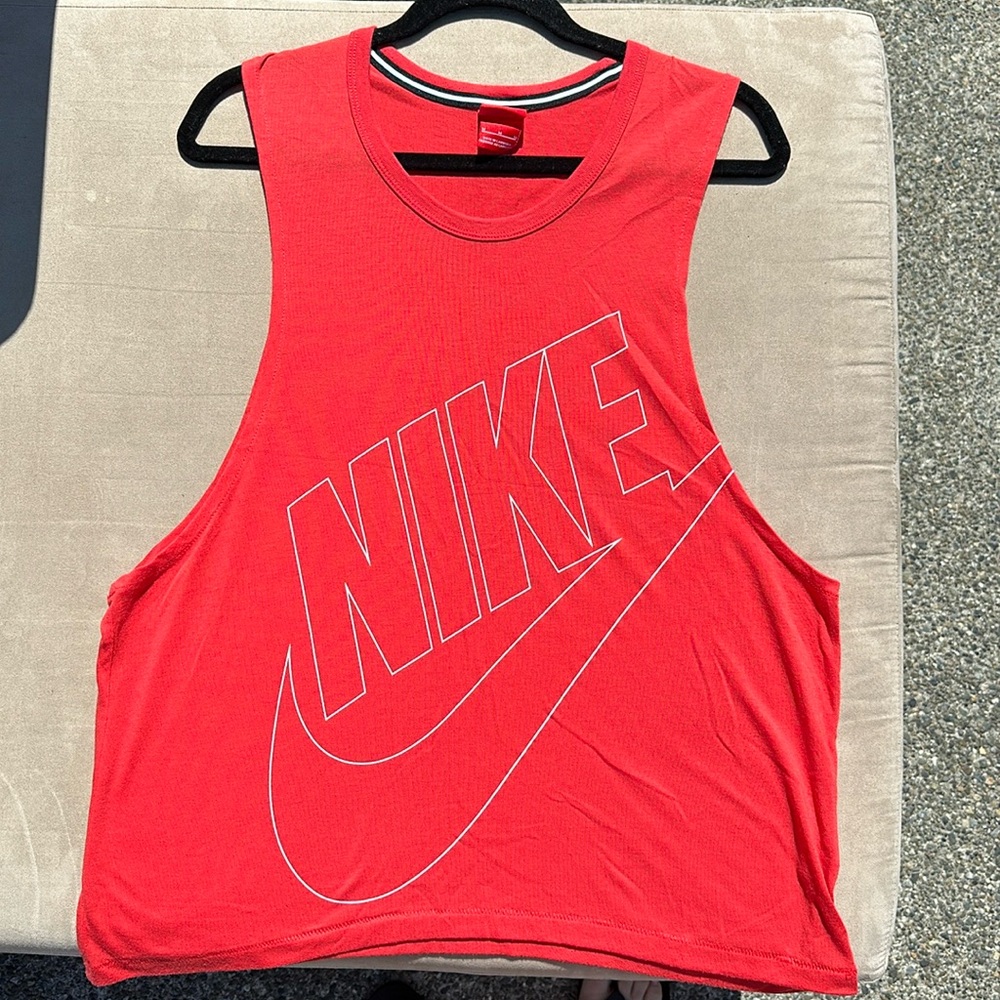 Women’s Nike Workout Top
